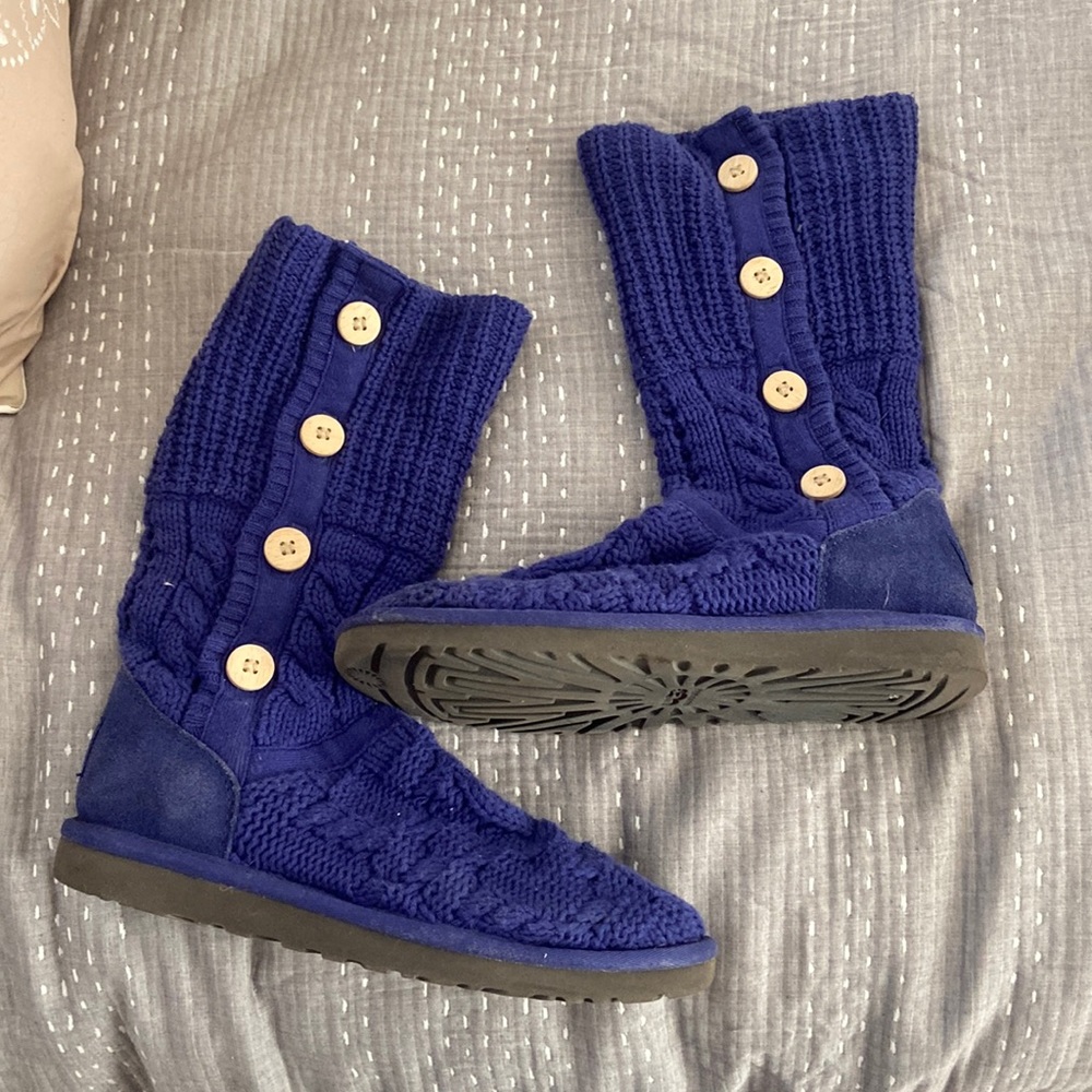 Purple sweater Ugg’s